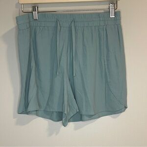NOIZE Magnolia Shorts in Surf Size M